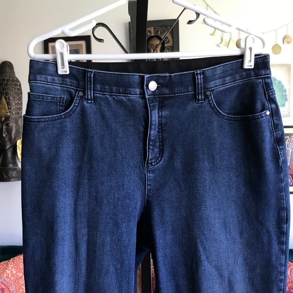 CHICO'S sz 1.5 Regular / US 10 Fabulously Slimming Stretch Straight Leg Jeans - Picture 2 of 4